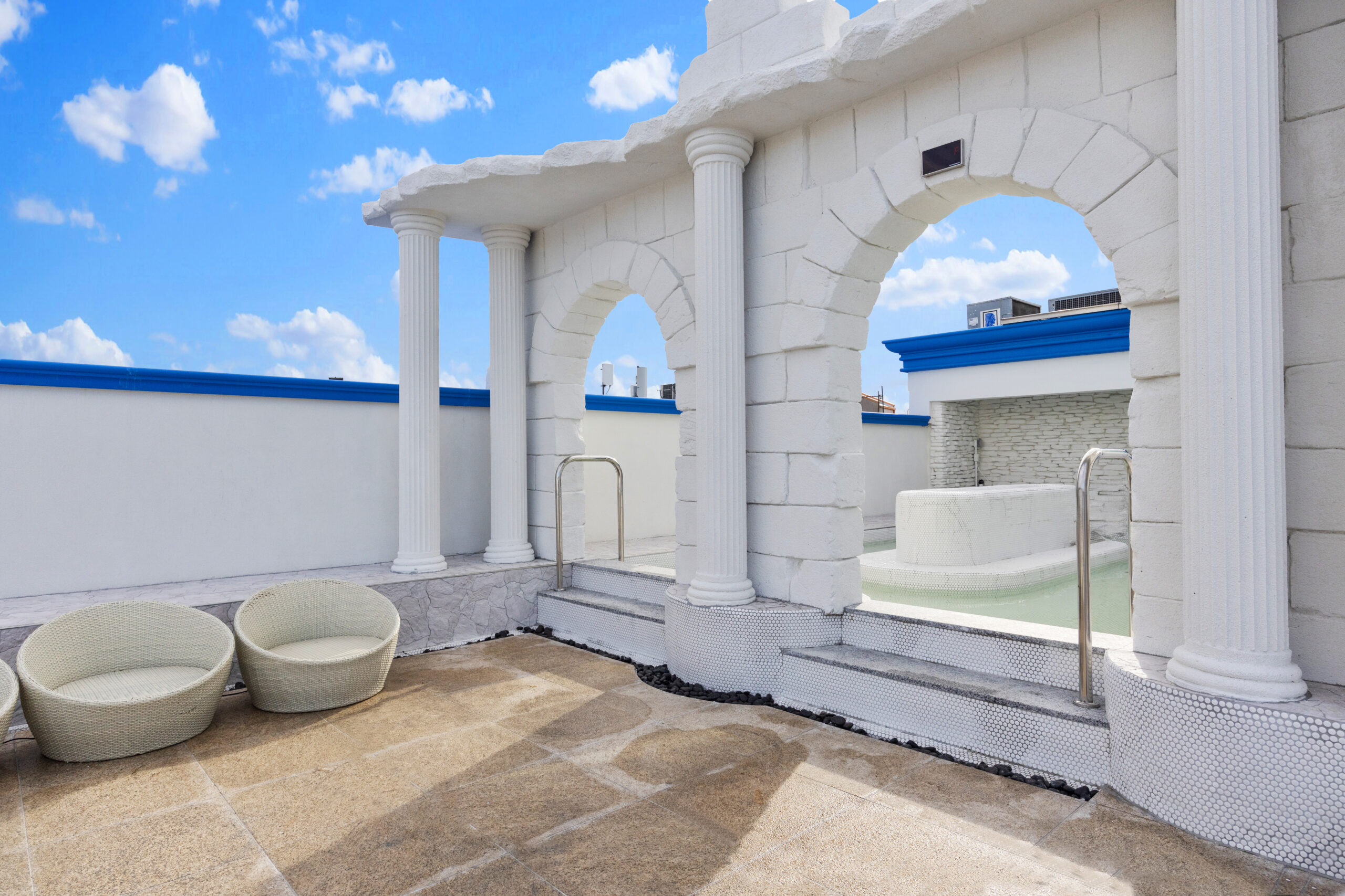 entrance to the foot bath amenity in the outdoor pool area.