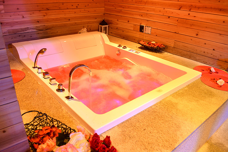 private bath rental, showcasing bath peppermint treatment